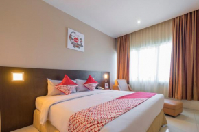 Отель Collection O 1279 Hotel Grand Celino Makassar  Макассар